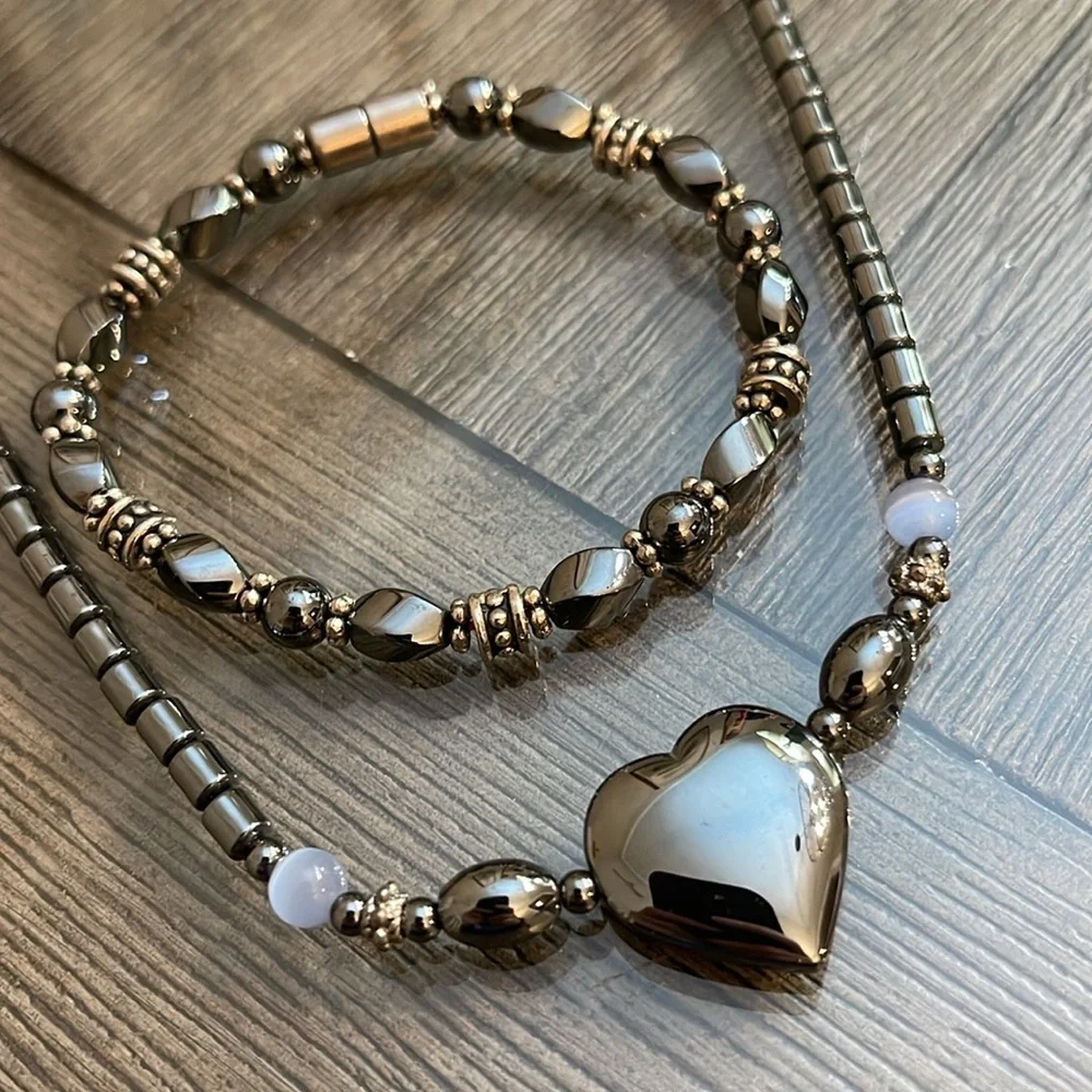 Vintage Hematite Beautiful Heart Accent Beaded Pendant Necklace with Bracelet